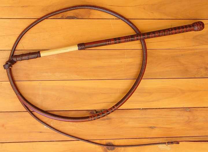 Picture 121.JPG - Half plait stockwhip 32 strand handle 16 plait thong with "JILLAROO" plaited in the handle